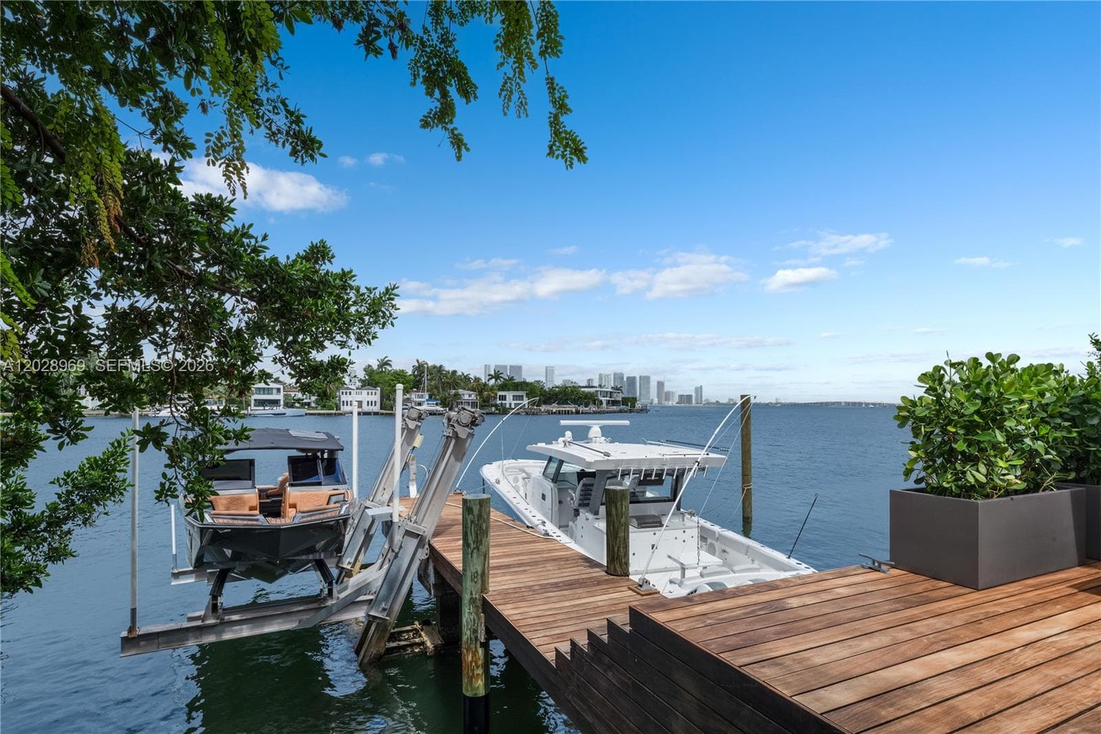 508 W Dilido Dr photo 3