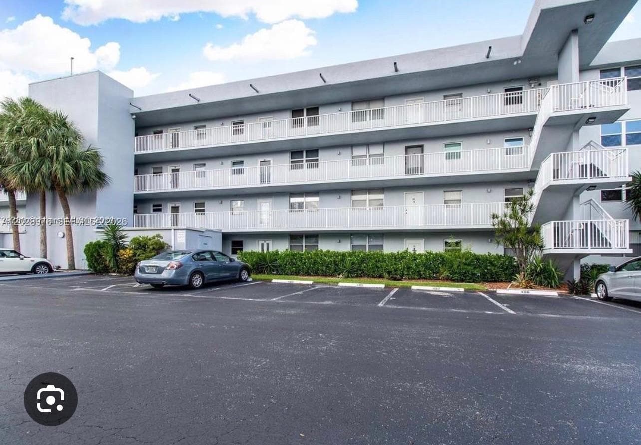 107 Royal Park Dr 4F photo 1