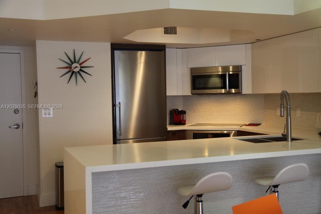 8911 Collins Ave 1104 photo 4