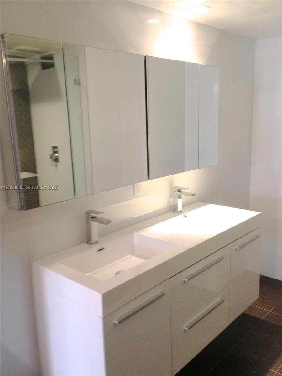 8911 Collins Ave 1104 photo 8