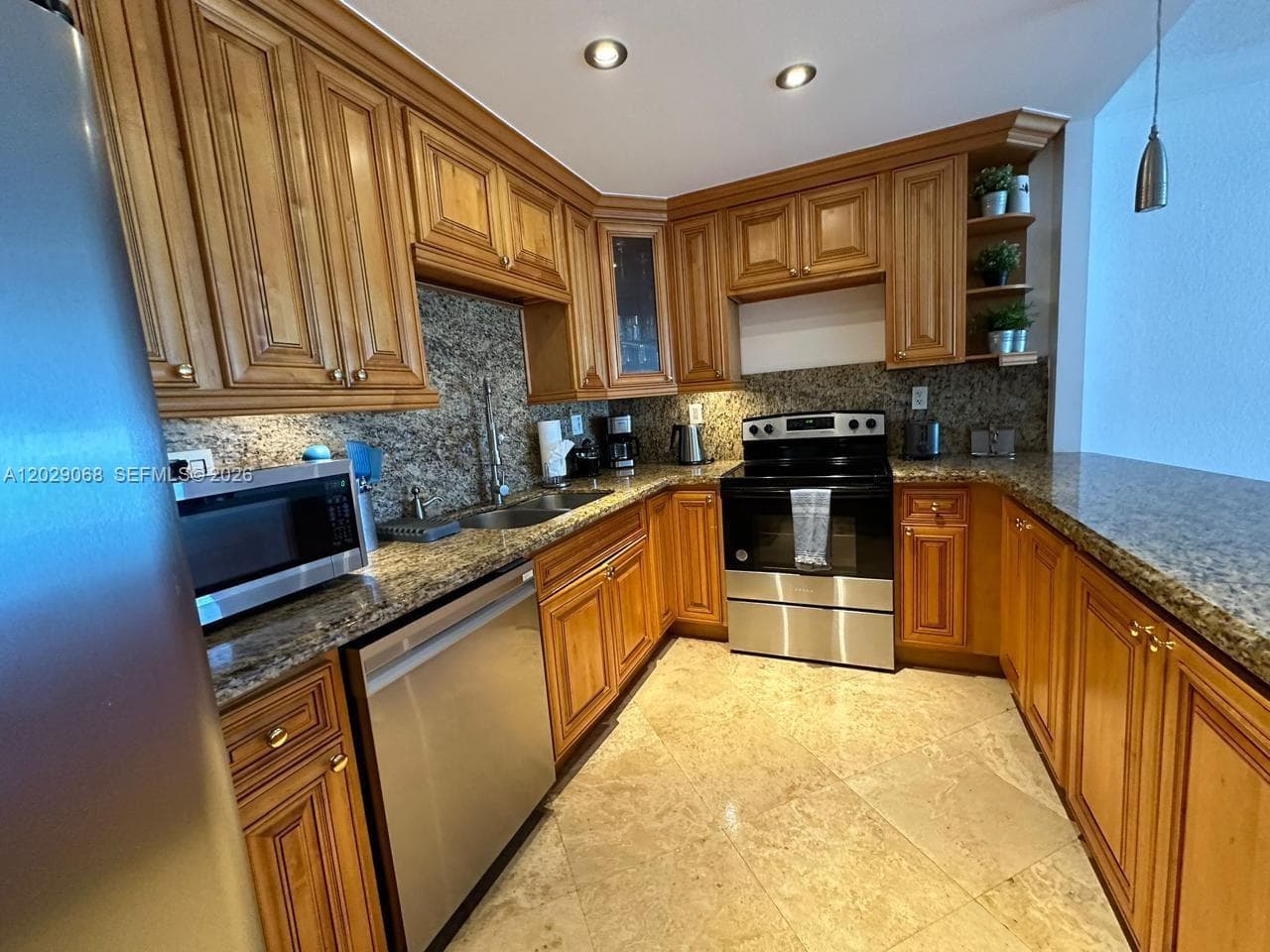 19370 Collins Ave 1005 photo 2