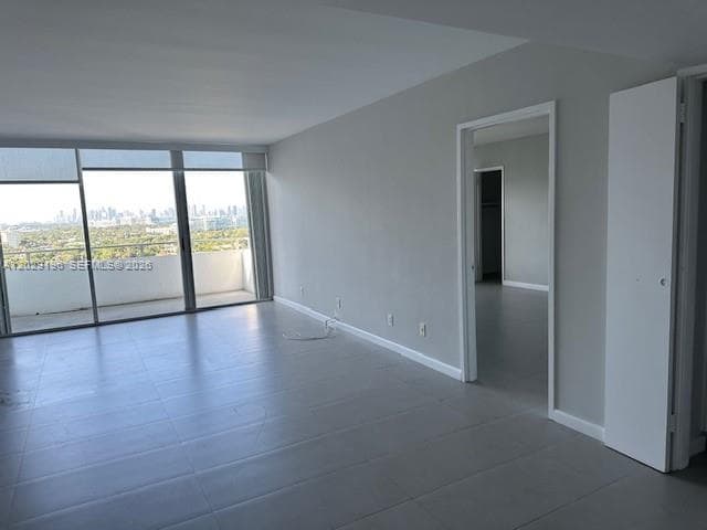 5161 Collins Ave 1709 photo 2
