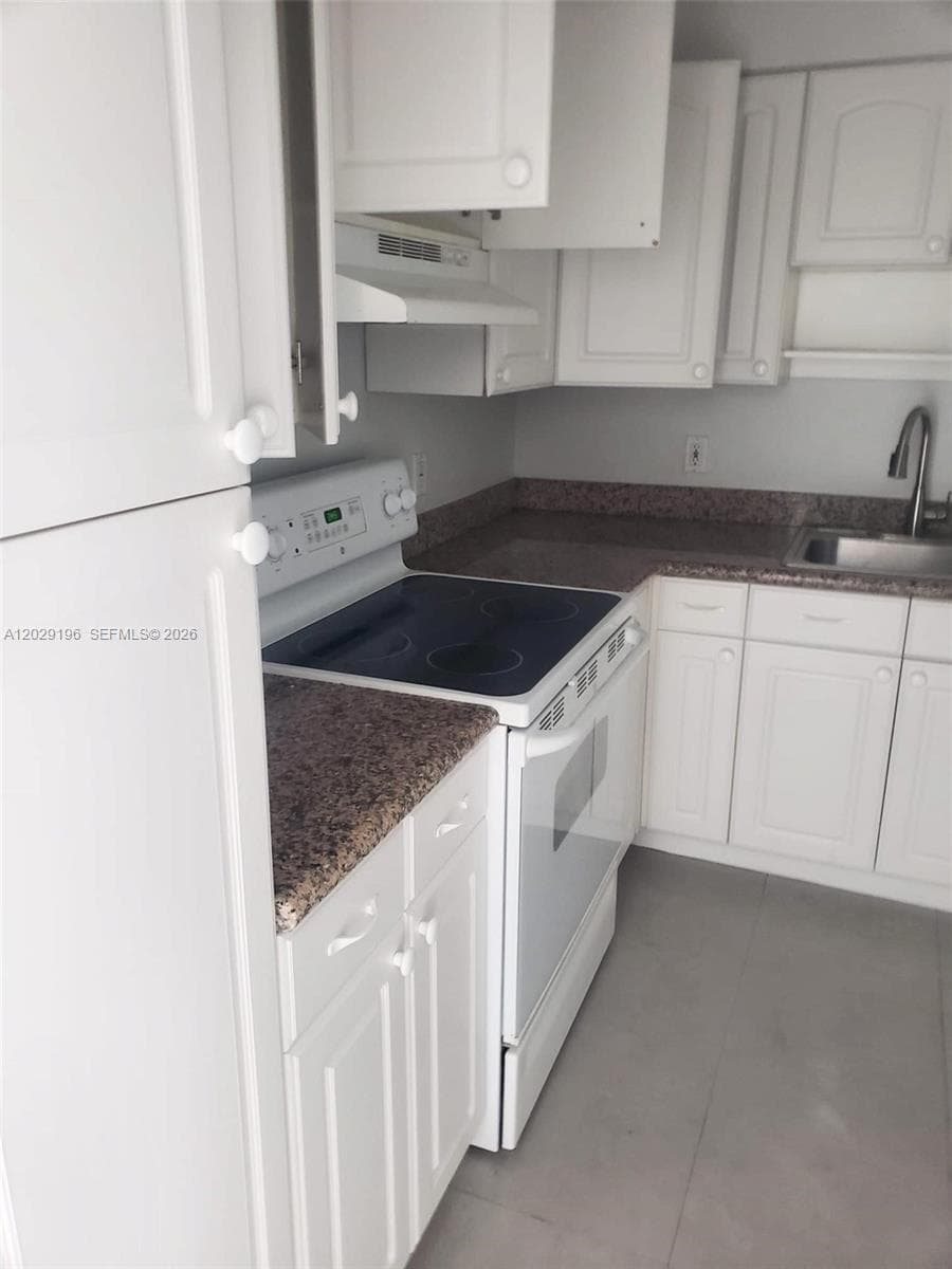 5161 Collins Ave 1709 photo 3