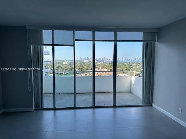 5161 Collins Ave 1709 photo 1