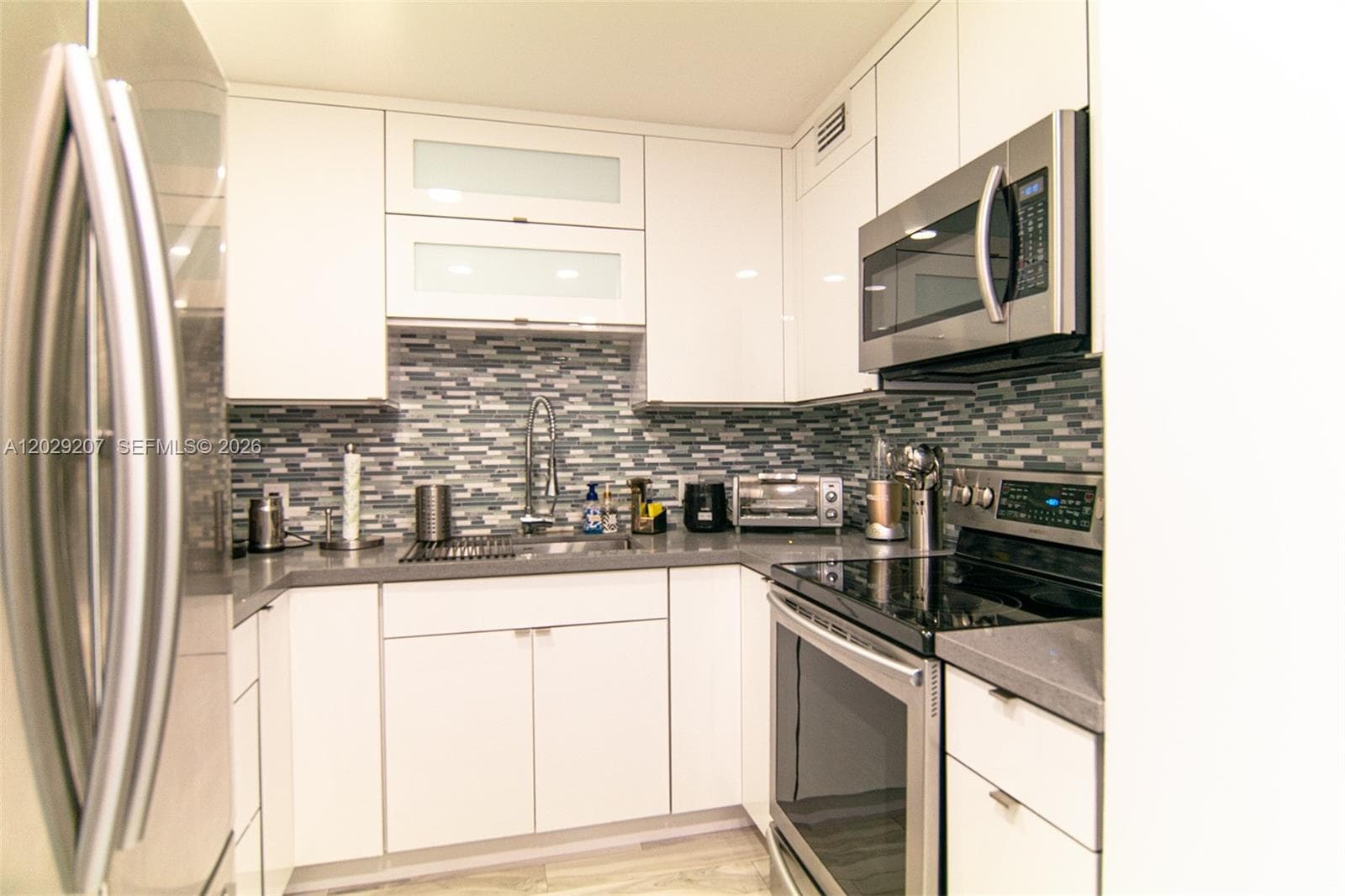 2500 NE 135th St B508 photo 6