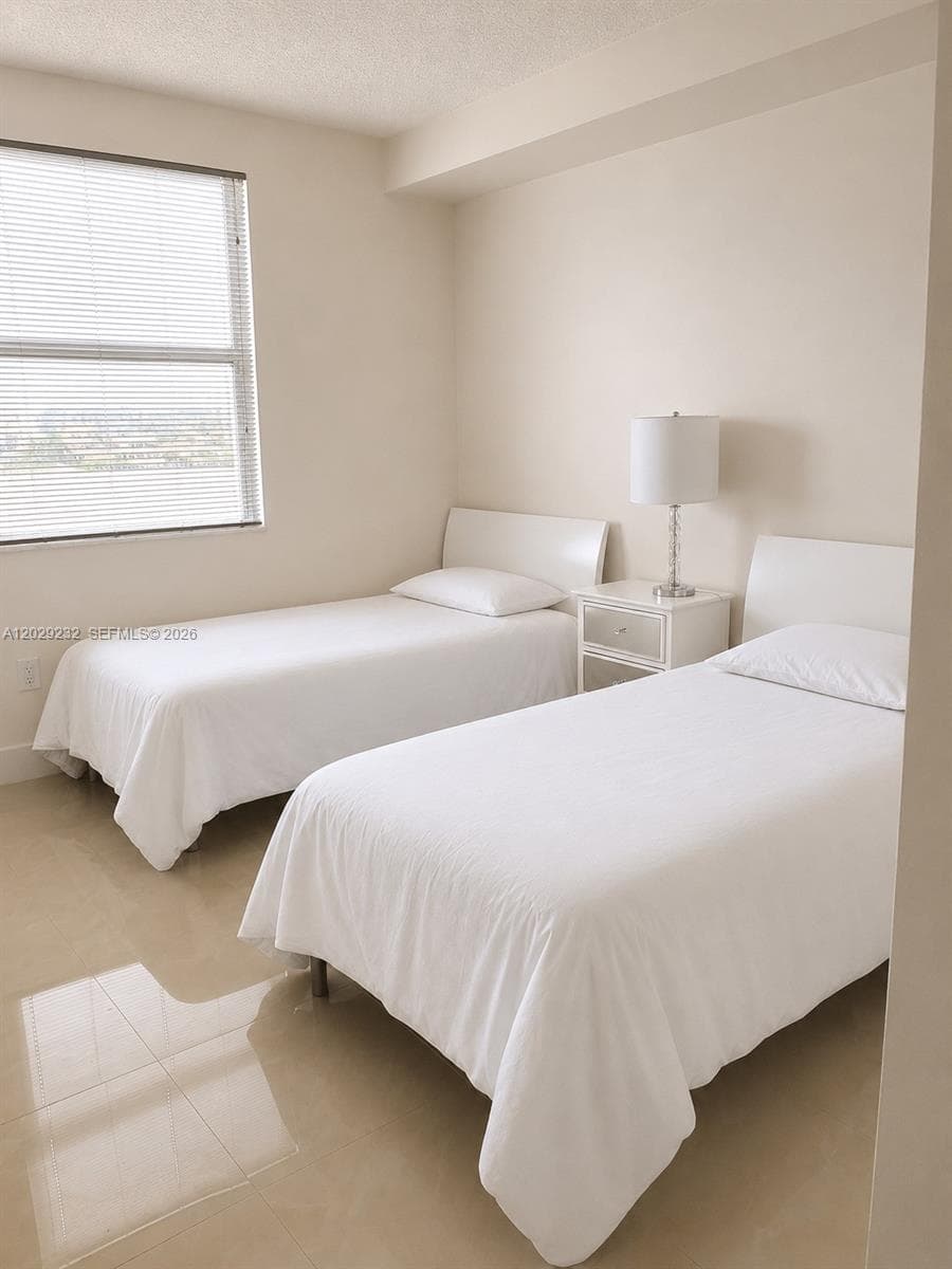 17100 N Bay Rd 1605 photo 16