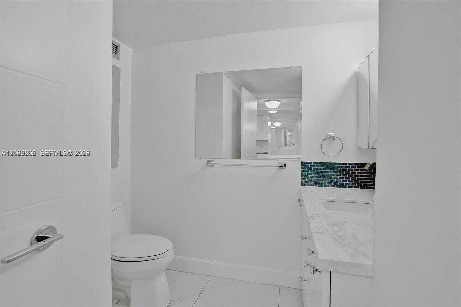 2500 Parkview Dr 1008 photo 6