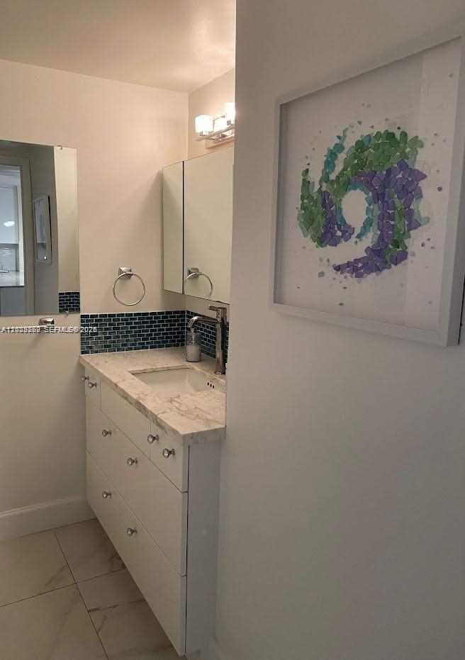 2500 Parkview Dr 1008 photo 14