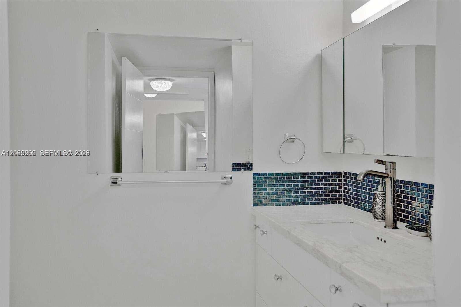 2500 Parkview Dr 1008 photo 4