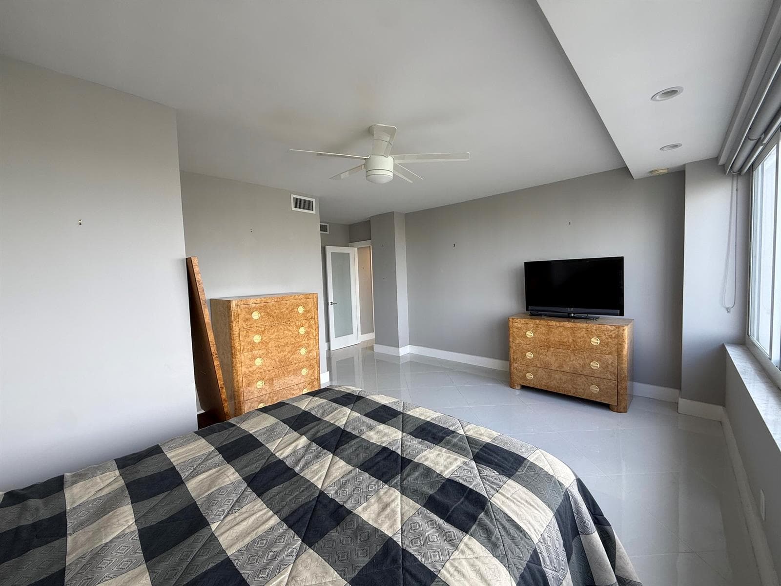 3233 NE 34th Street 1504 photo 15