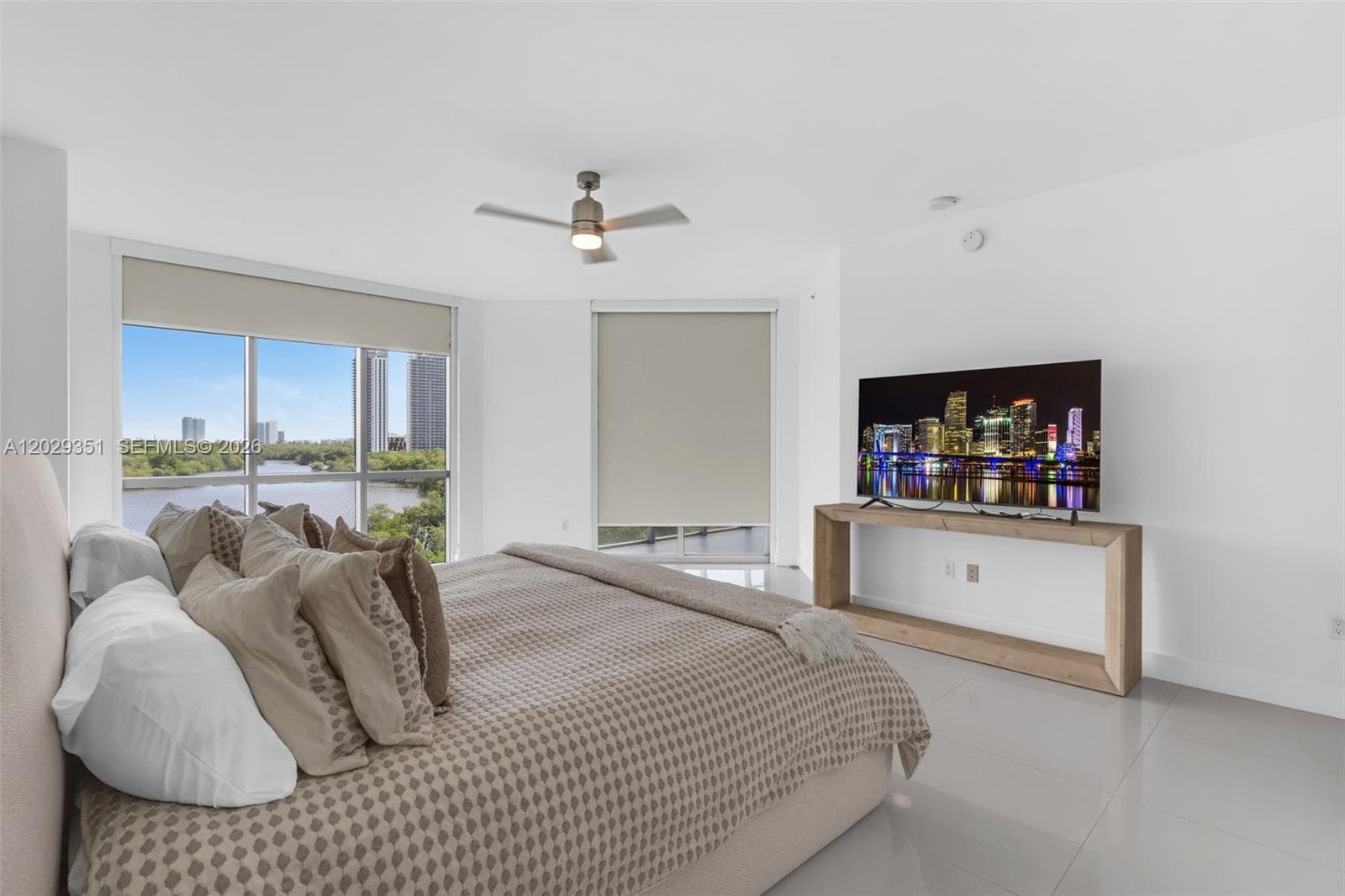 17111 BISCAYNE BL 506 photo 24