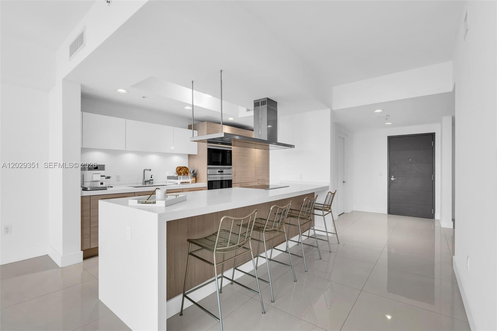 17111 BISCAYNE BL 506 photo 10