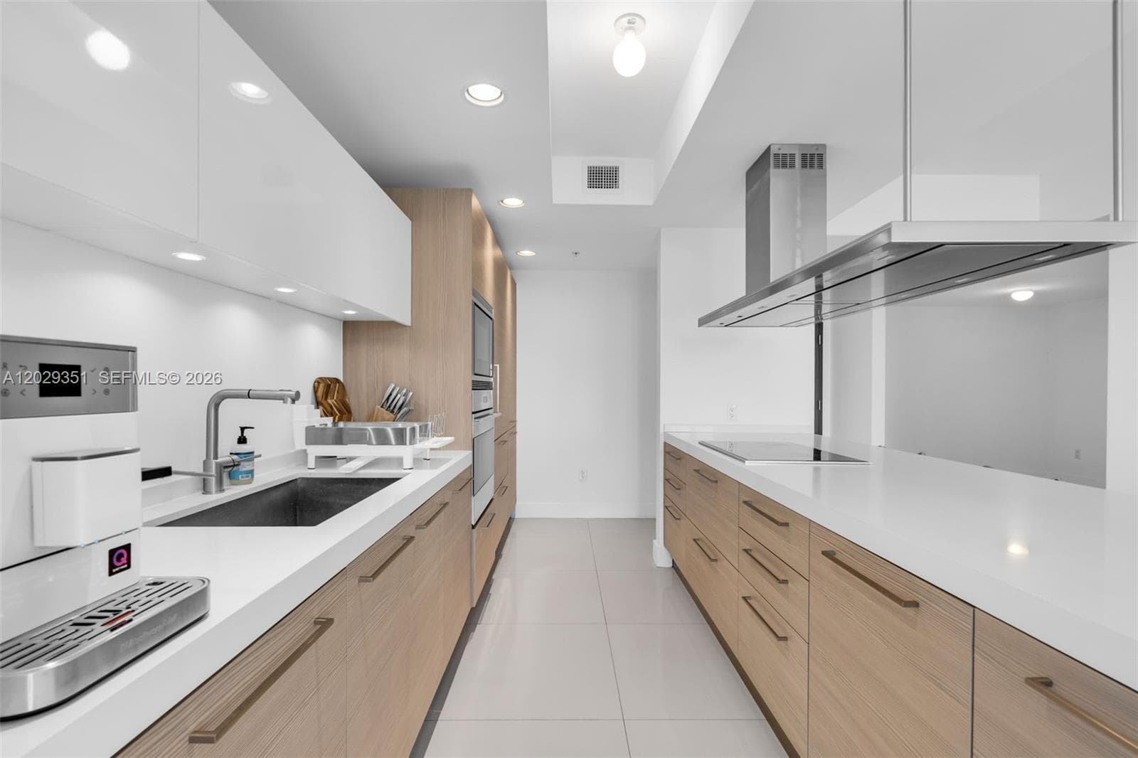 17111 BISCAYNE BL 506 photo 11