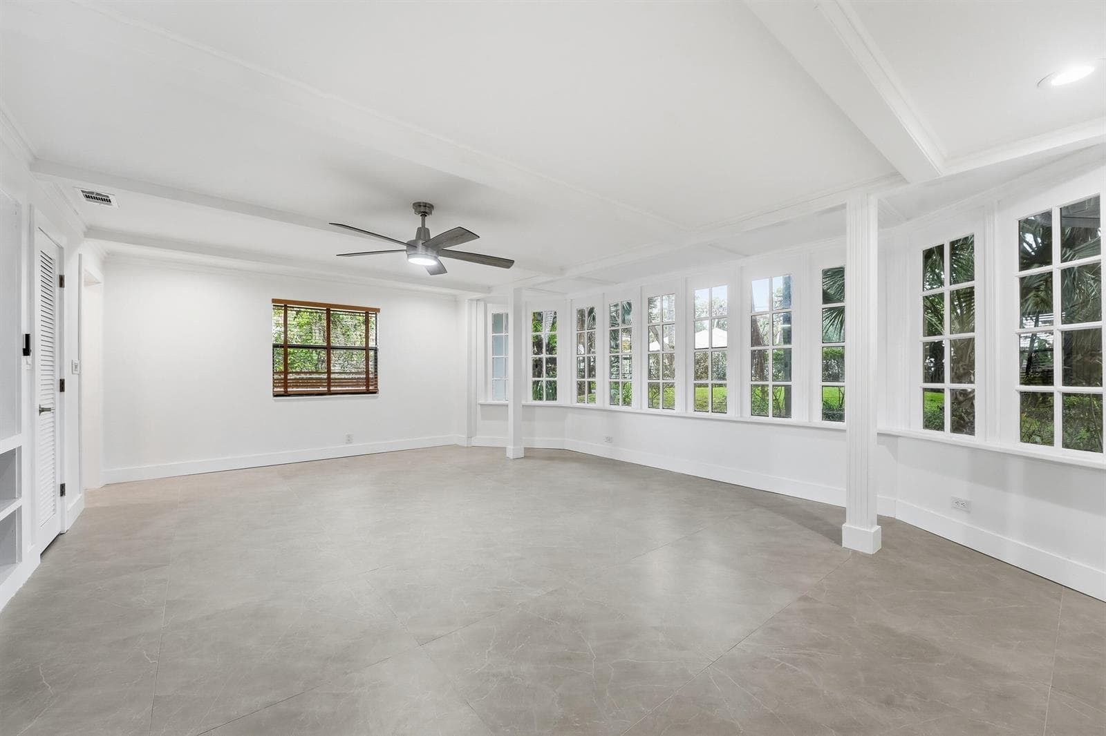 576 SW Rustic Circle photo 9