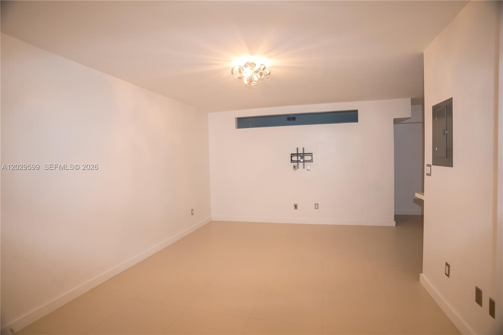 3755 NE 167th St 8 photo 3