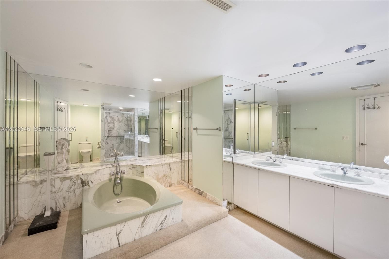 2200 S Ocean Ln 808 photo 11
