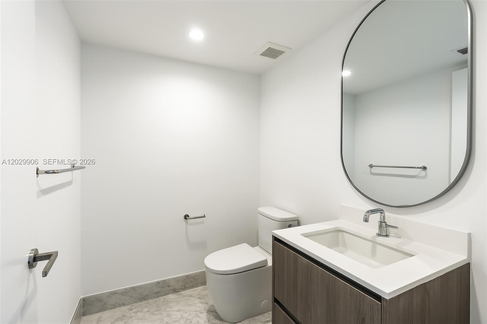 9201 E Bay Harbor Dr 603 photo 12
