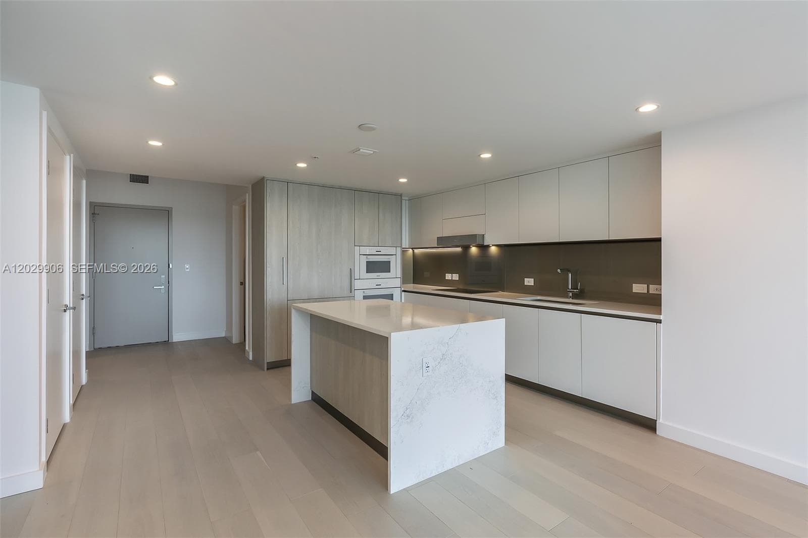 9201 E Bay Harbor Dr 603 photo 9