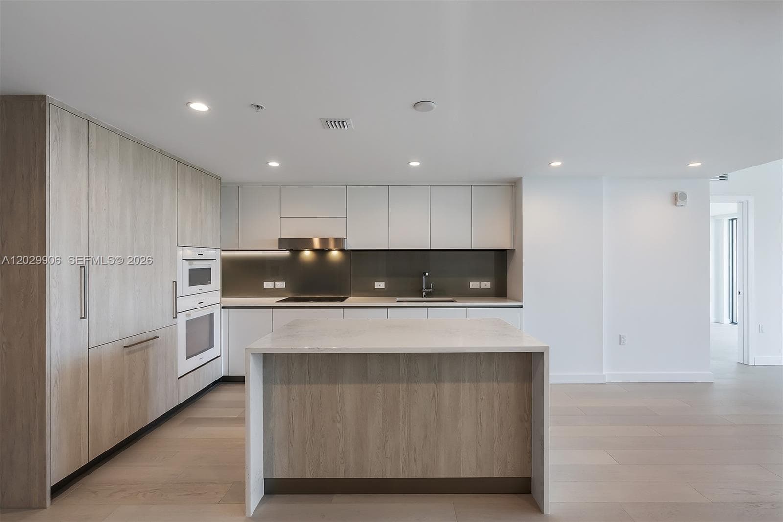 9201 E Bay Harbor Dr 603 photo 8