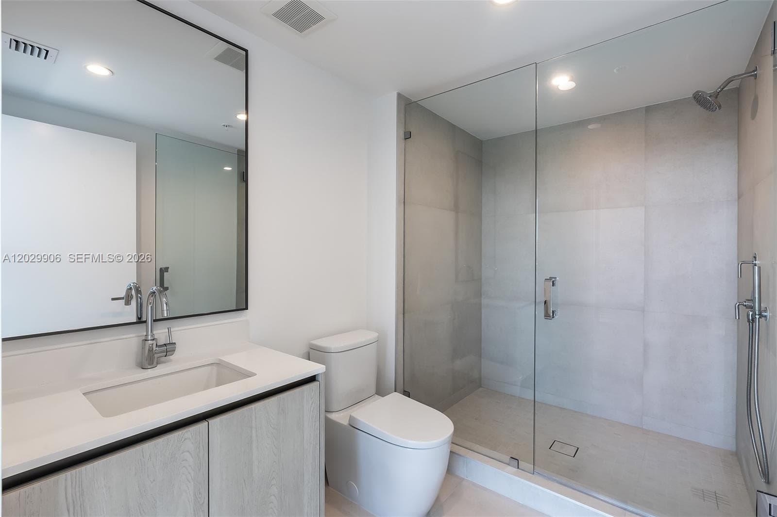 9201 E Bay Harbor Dr 603 photo 21