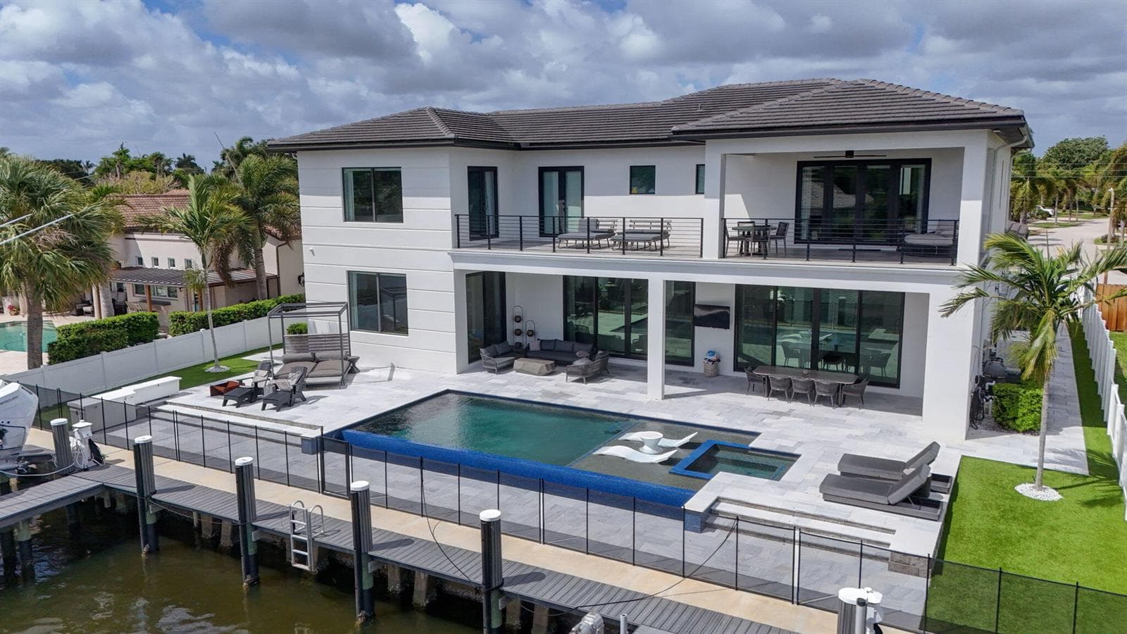 824 Shore Drive photo 2