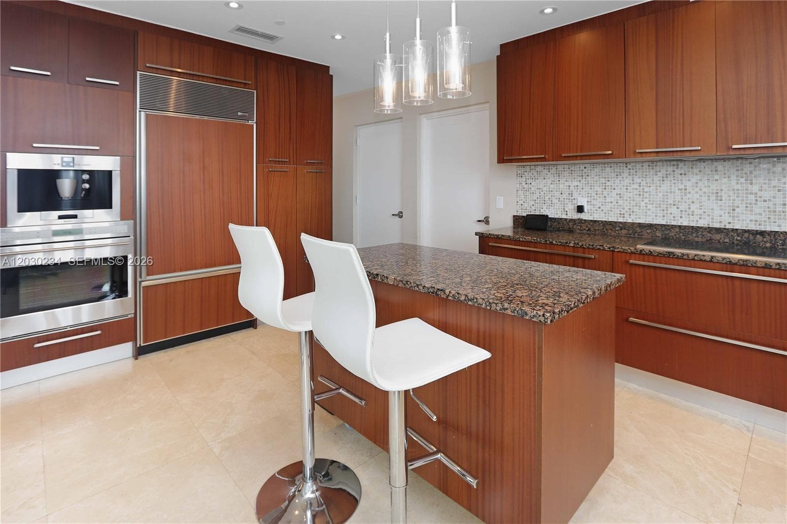 15901 Collins Ave 2004 photo 24