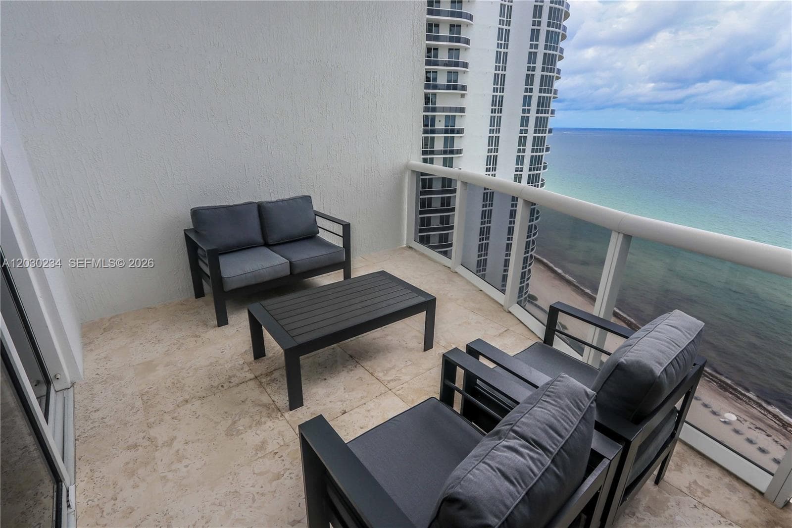 15901 Collins Ave 2004 photo 10