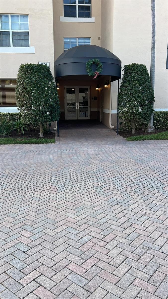 1801 N Flagler (seasonal Or Annual) Drive 101 photo 2