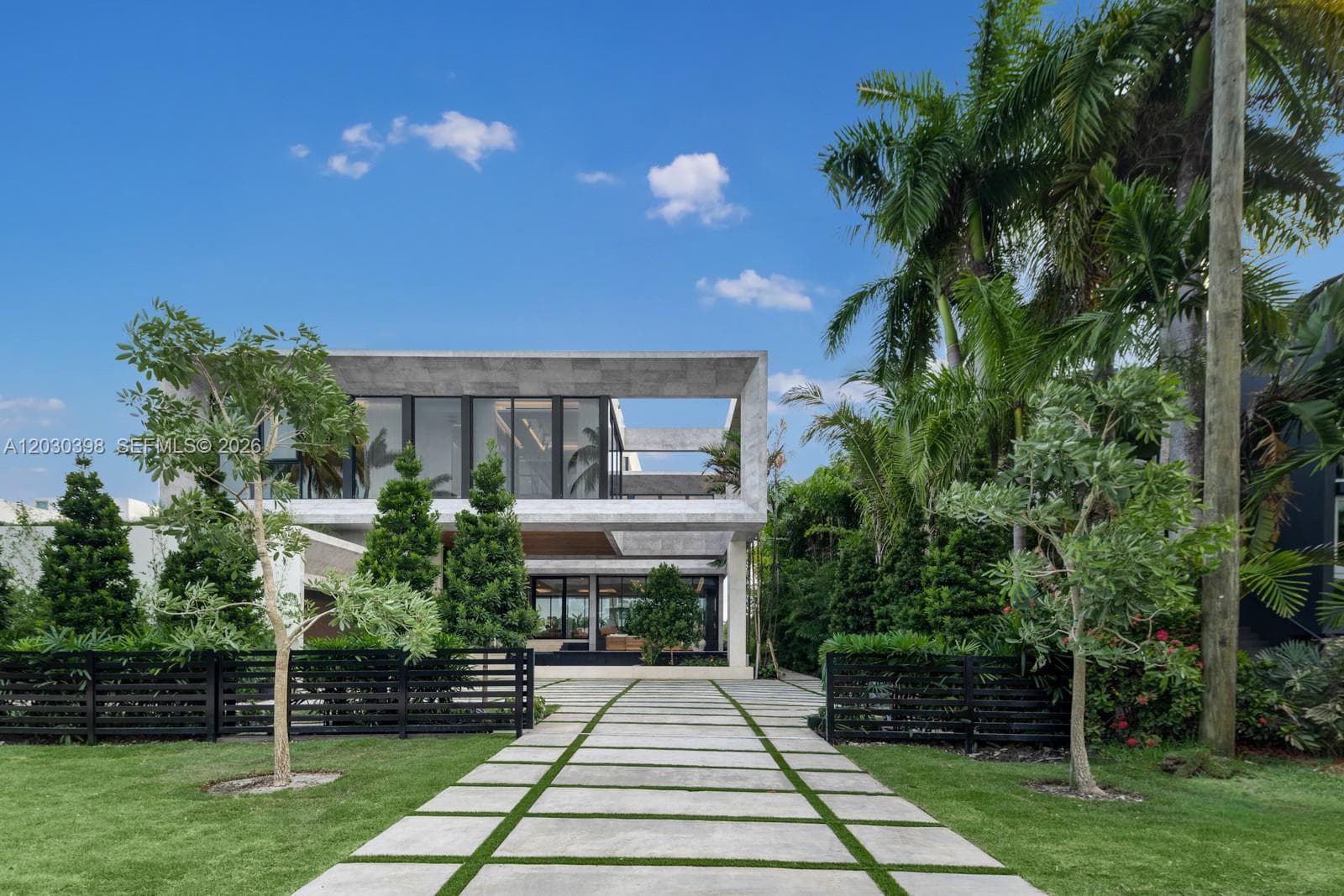 360 S Hibiscus Drive photo 2