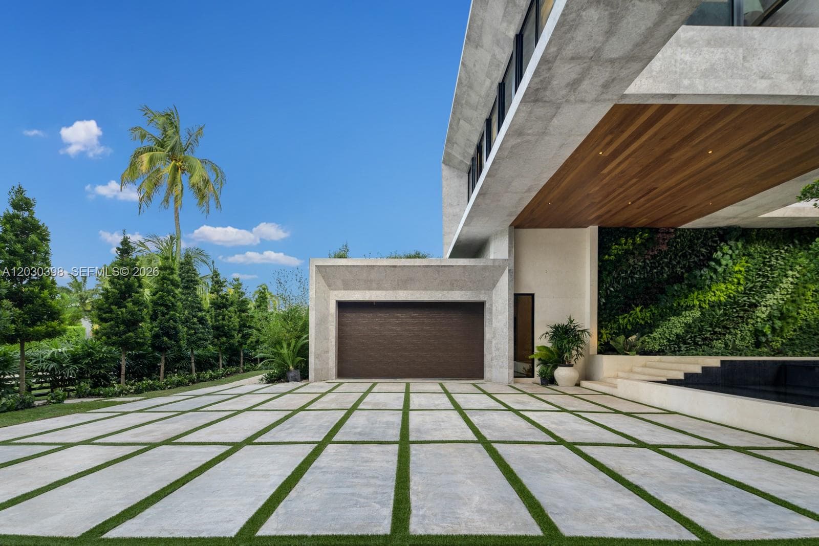 360 S Hibiscus Drive photo 7