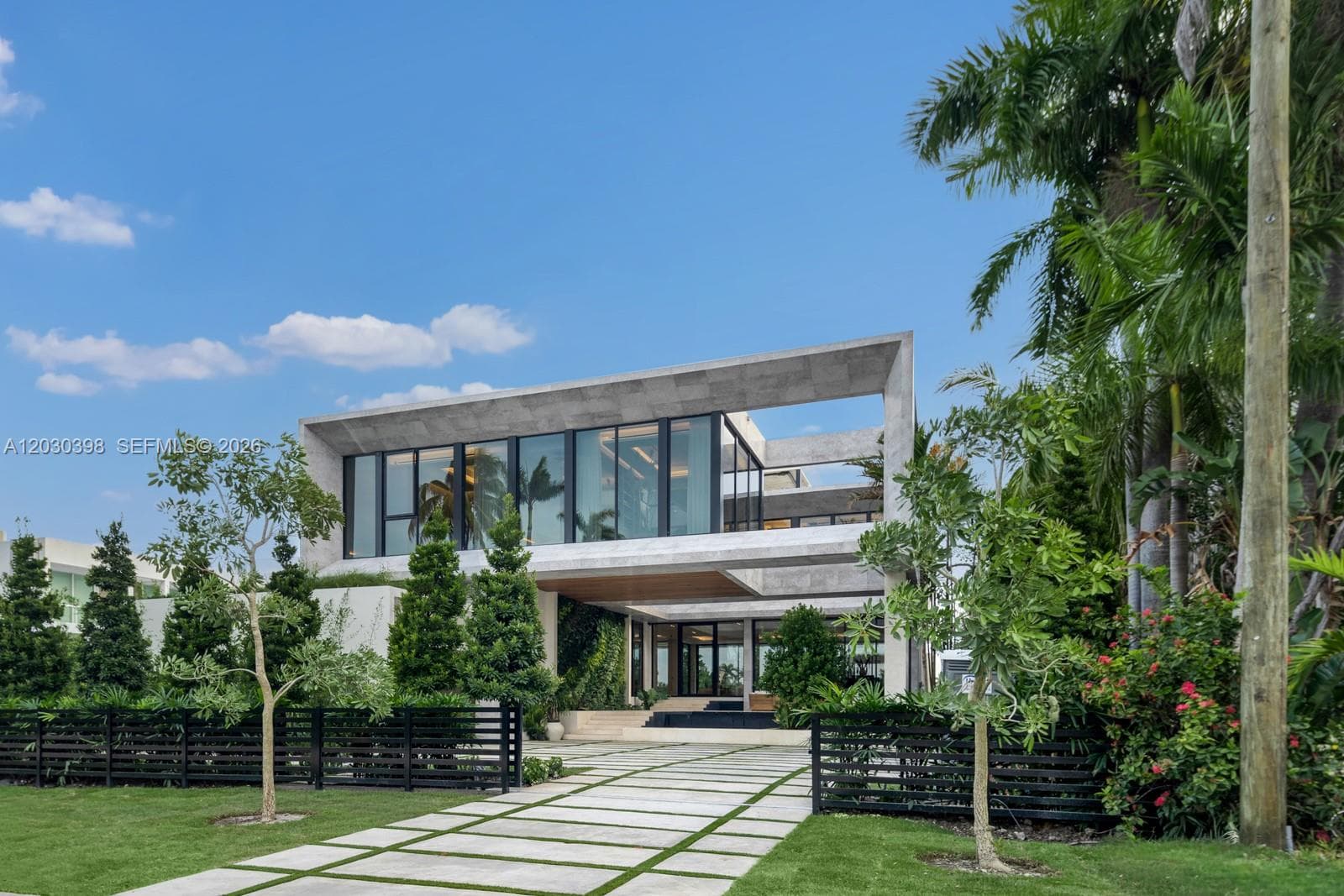 360 S Hibiscus Drive photo 3