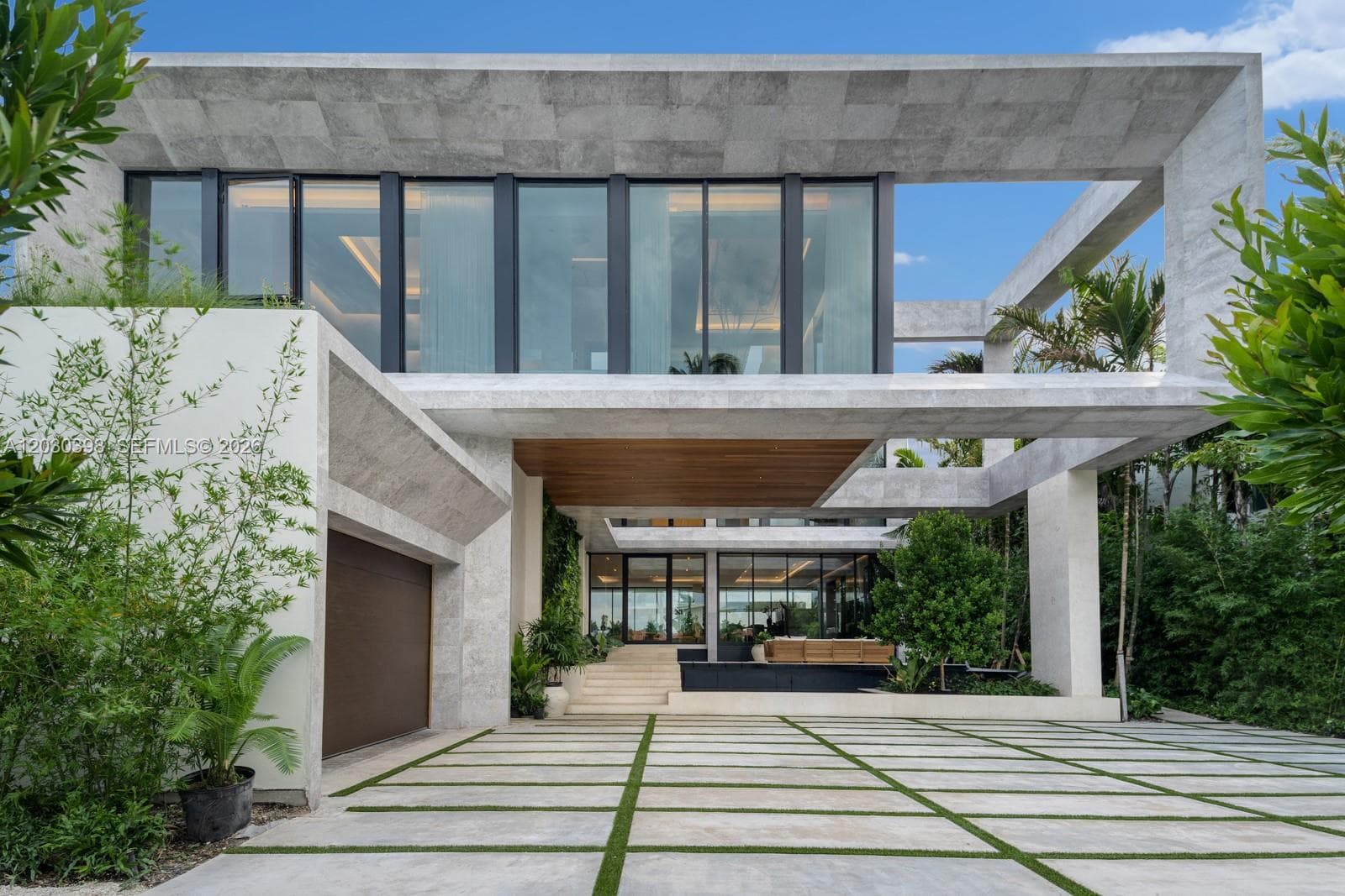 360 S Hibiscus Drive photo 4
