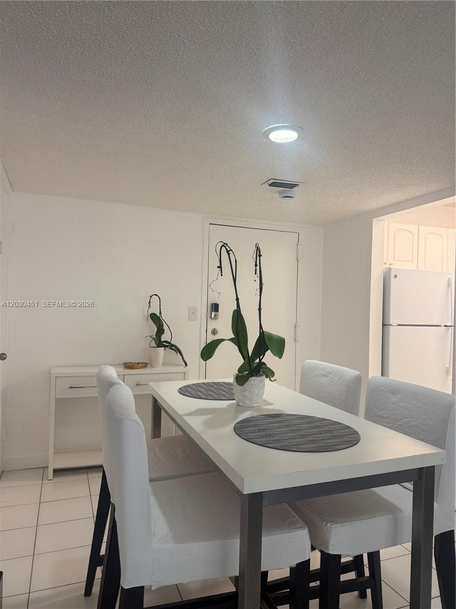 1390 Ocean Dr 302 photo 6