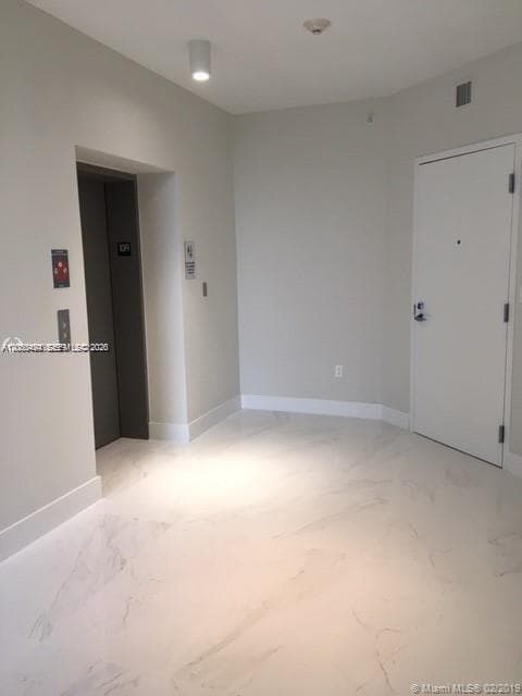 16385 Biscayne Blvd 621 photo 5
