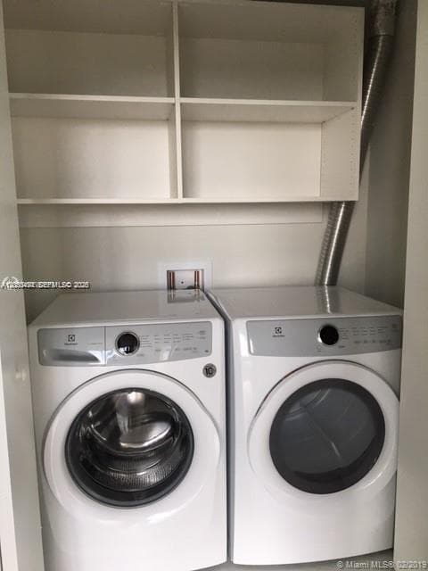 16385 Biscayne Blvd 621 photo 21