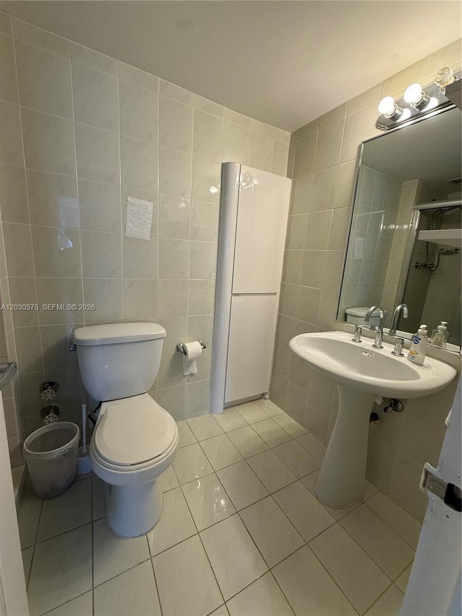 3140 S Ocean Dr 310 photo 6