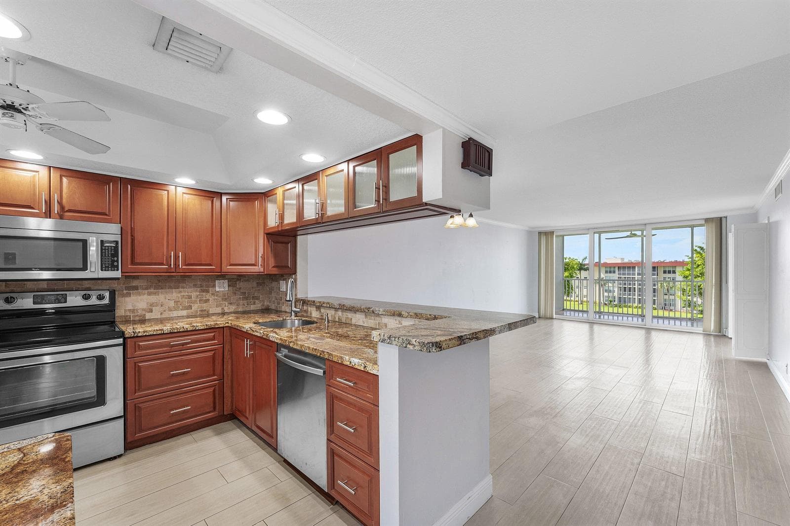 3150 NE 48th Court 411 photo 4
