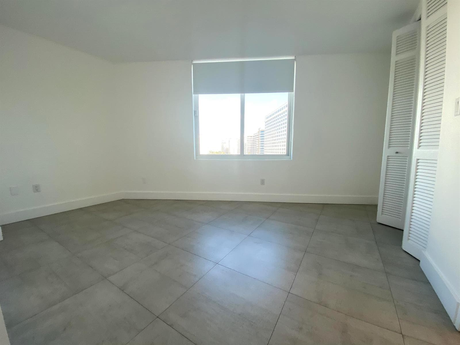 5401 Collins Avenue 620 photo 18