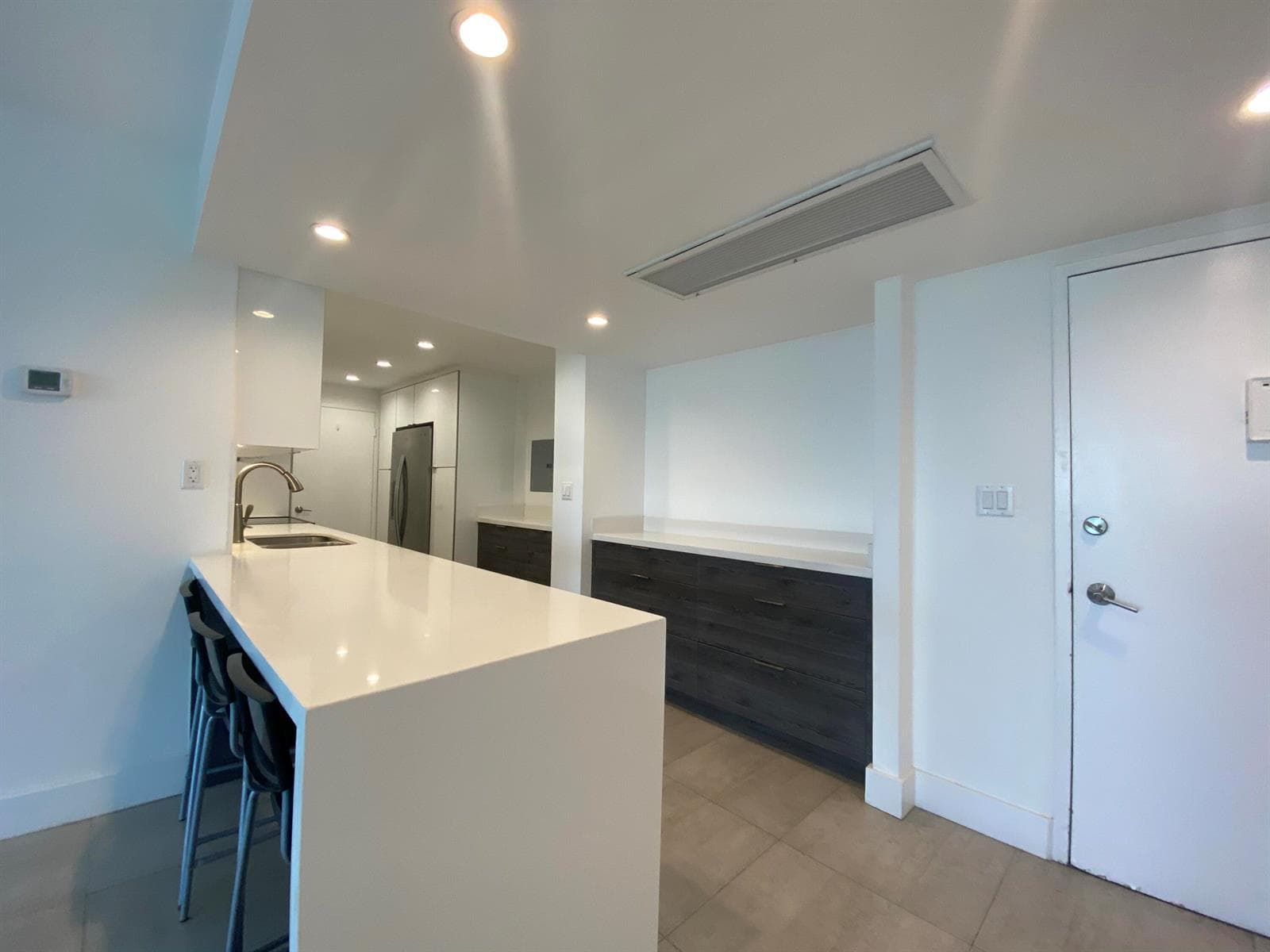 5401 Collins Avenue 620 photo 4
