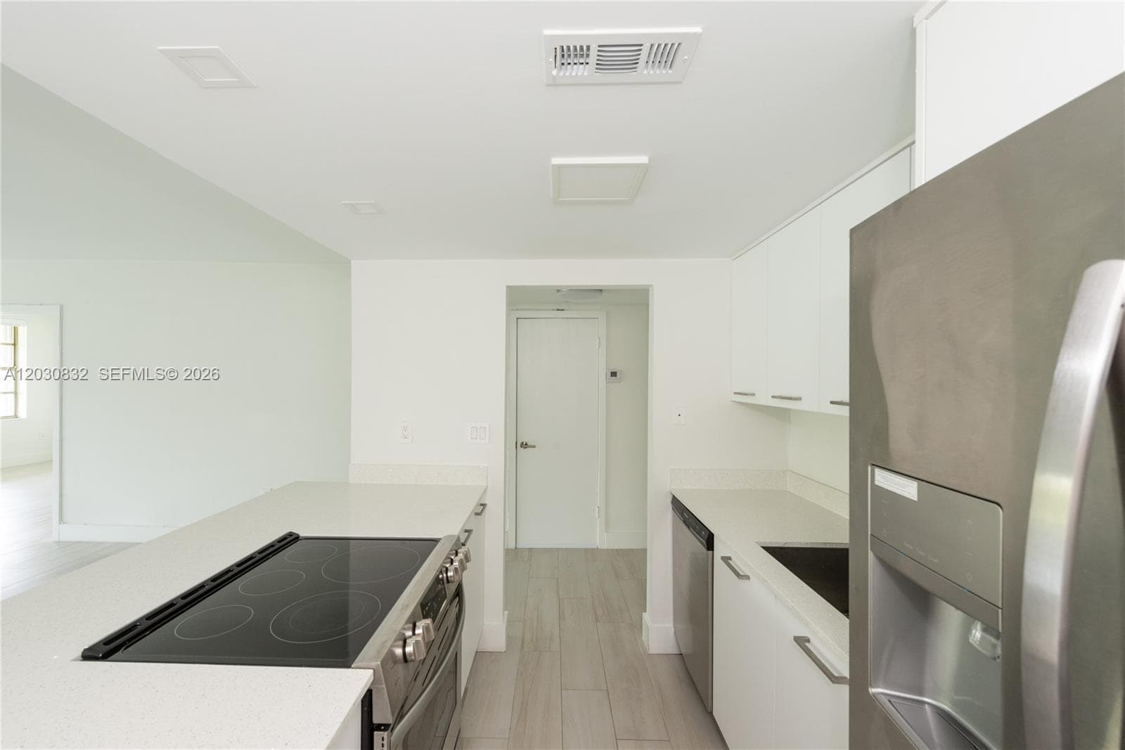 155 Ocean Lane Dr 403 photo 6