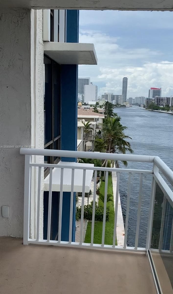 1600 S Ocean Dr 5A photo 2