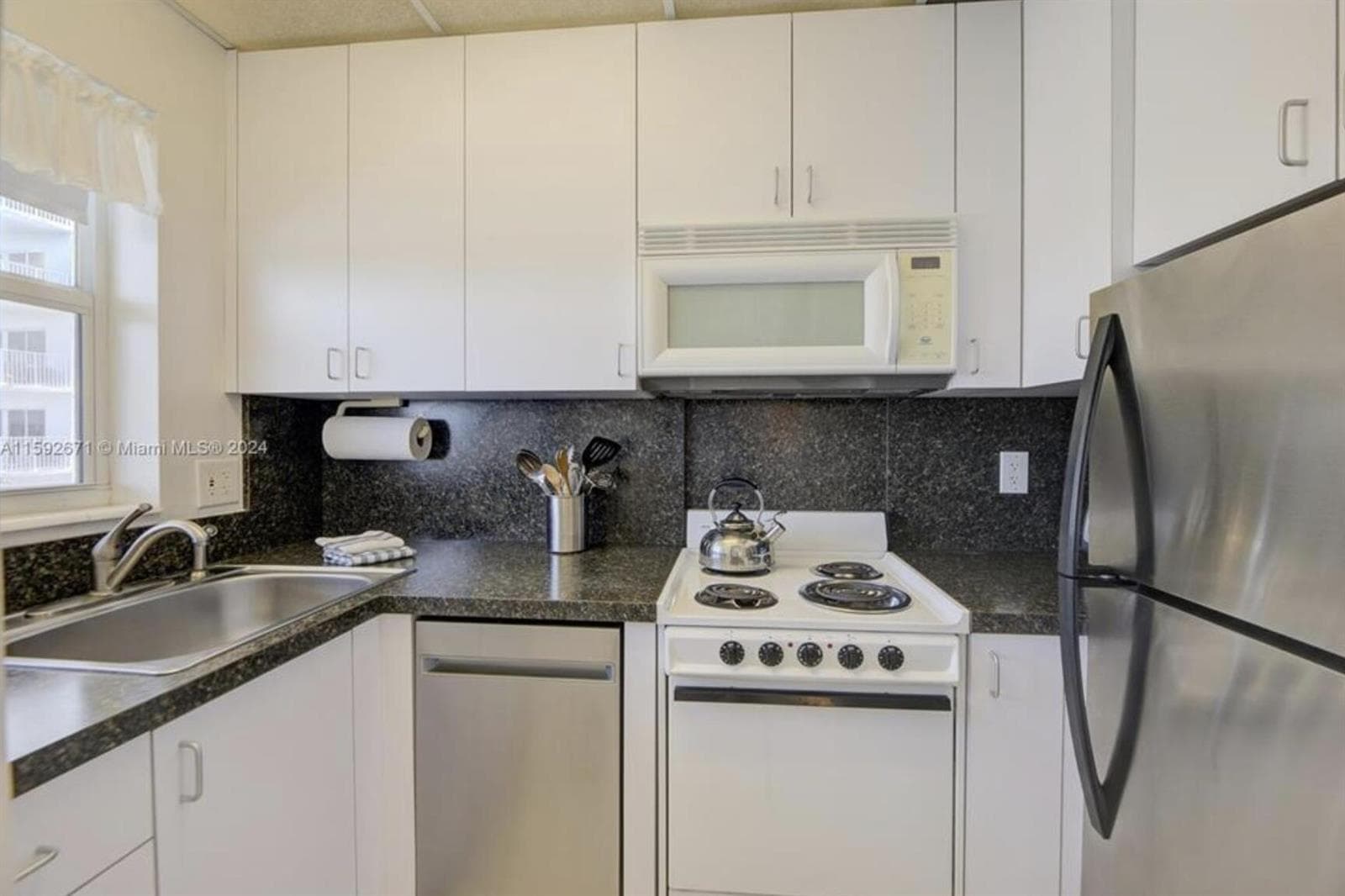 9 N Birch Road 503 photo 6