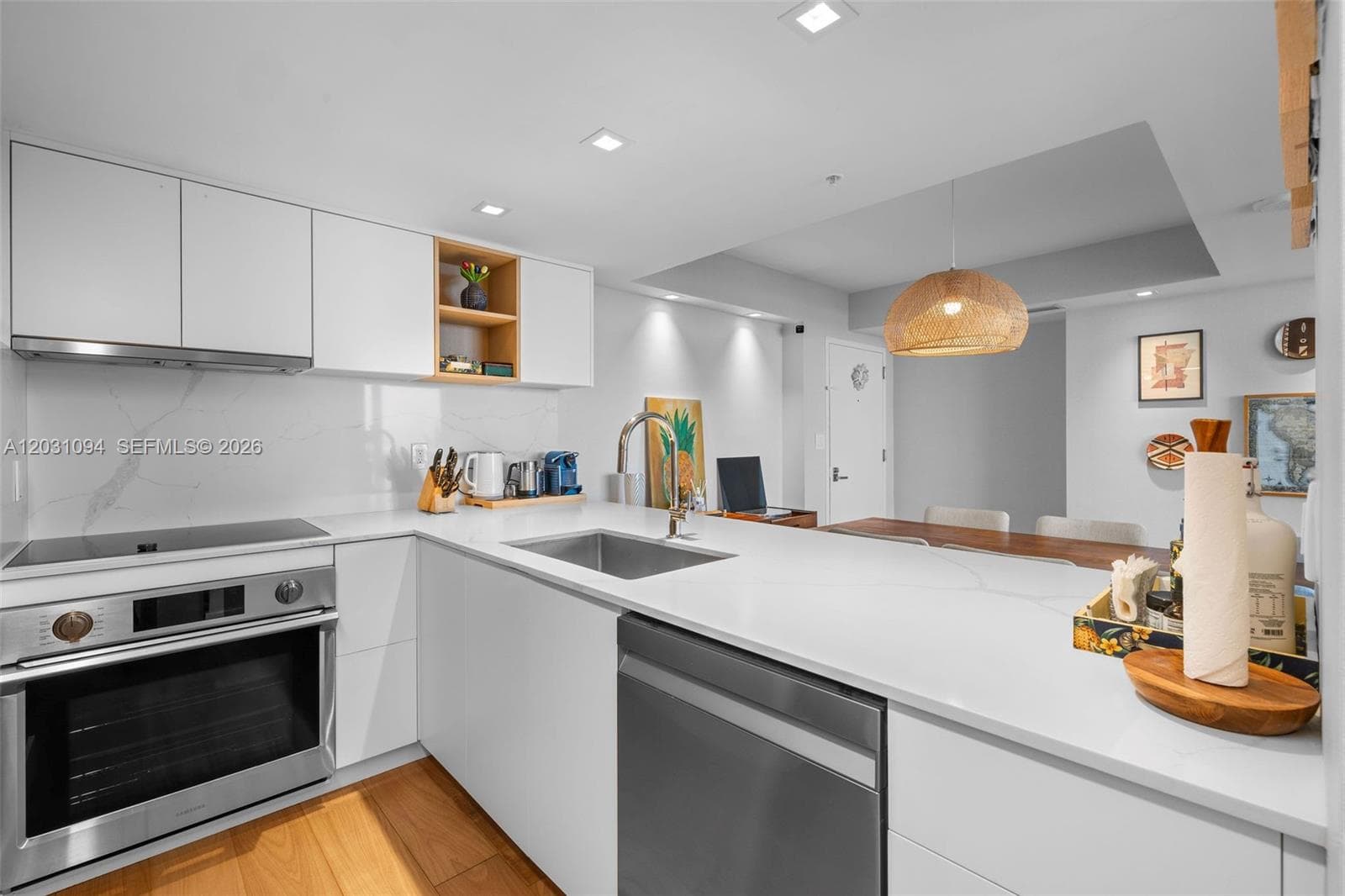 650 West Ave 908 photo 12