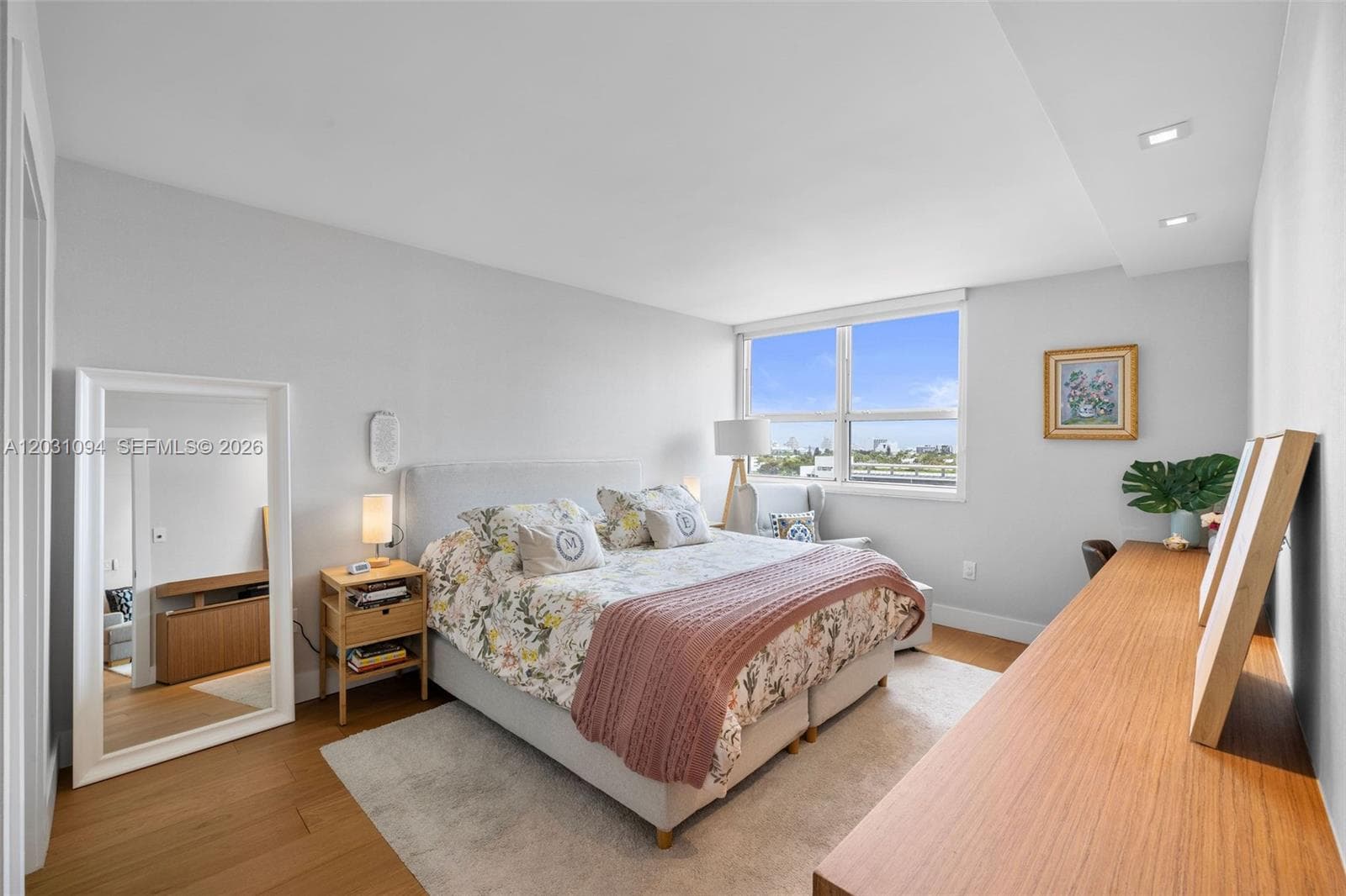 650 West Ave 908 photo 14