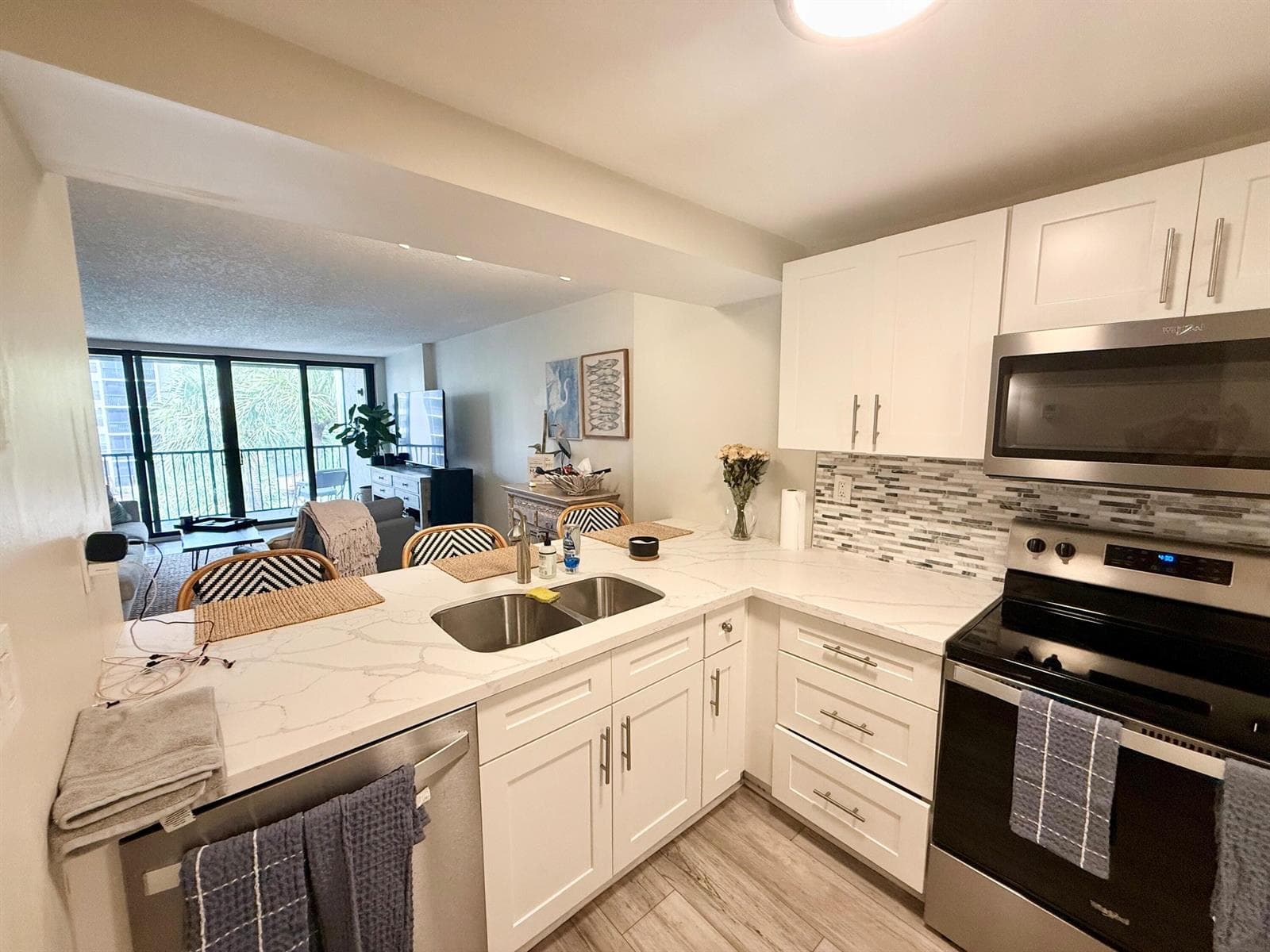 11 Royal Palm Way Ph 303 photo 3
