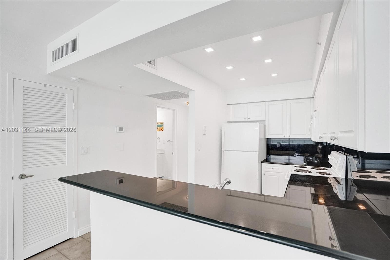 2501 S Ocean Dr 624 photo 8