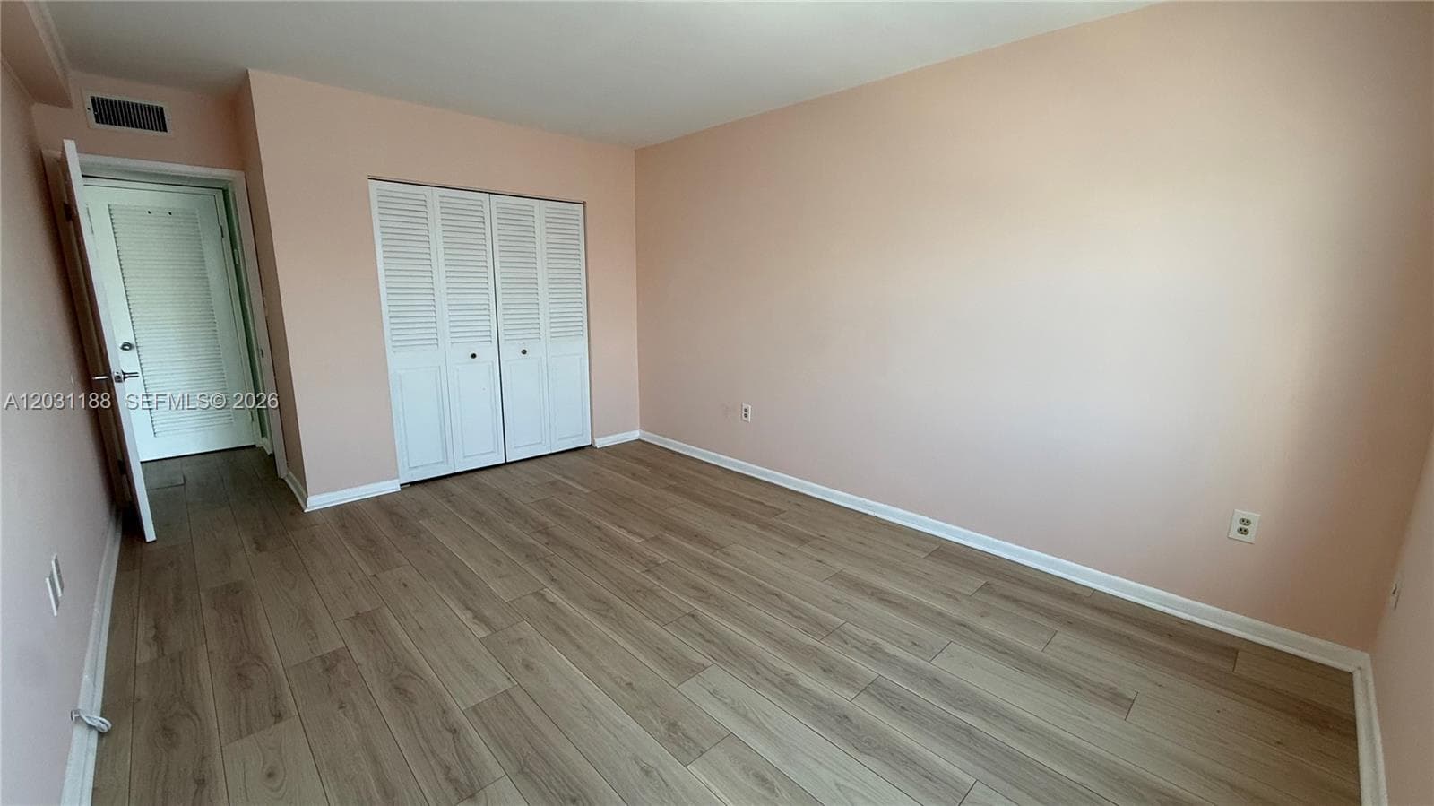 400 Kings Point Dr 316 photo 13