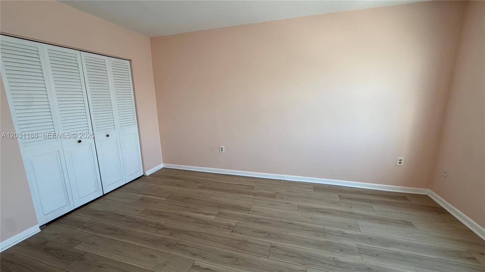 400 Kings Point Dr 316 photo 14