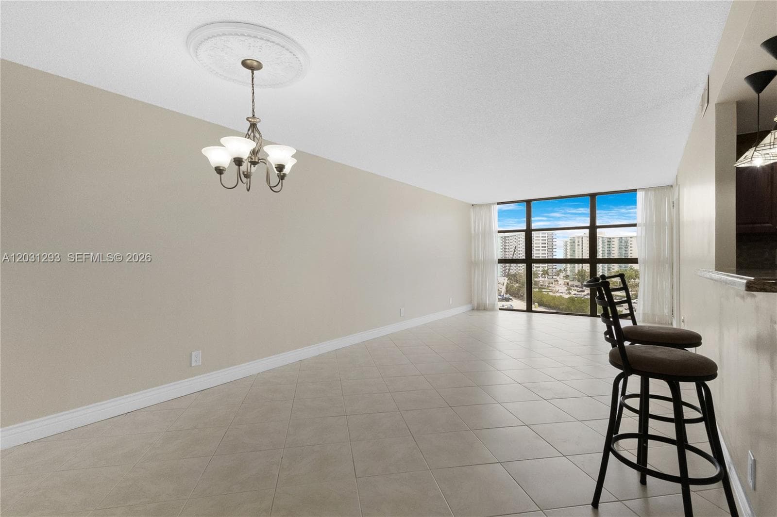 200 Leslie Dr 902 photo 1