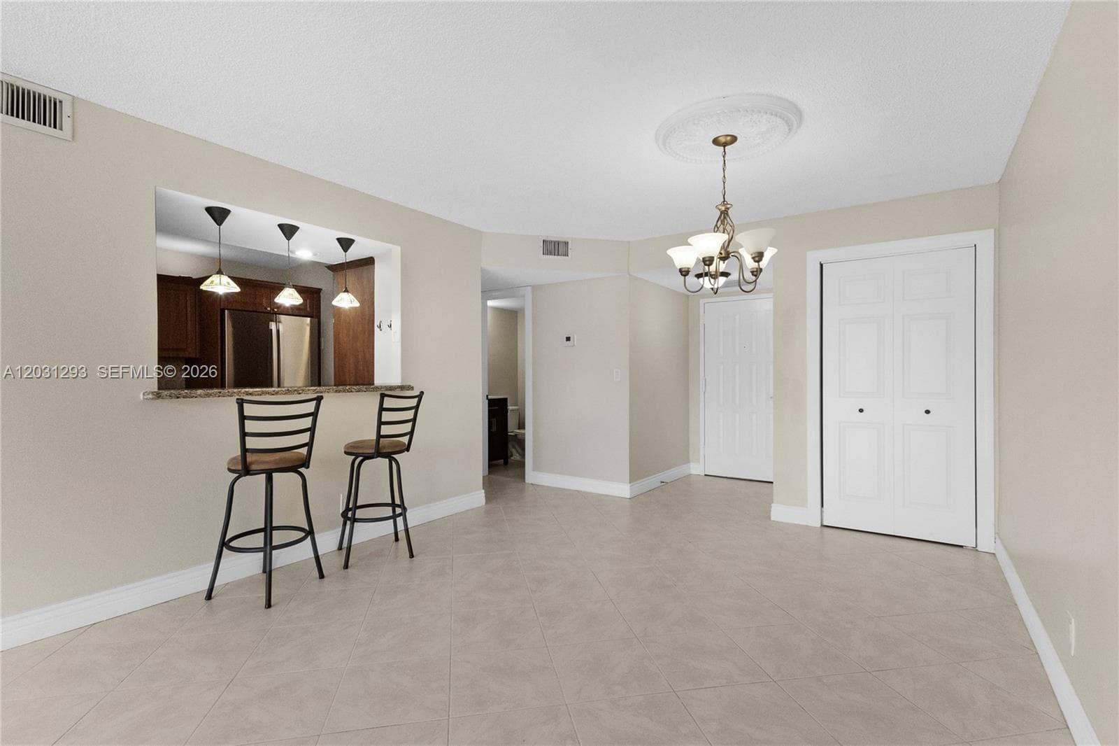 200 Leslie Dr 902 photo 5